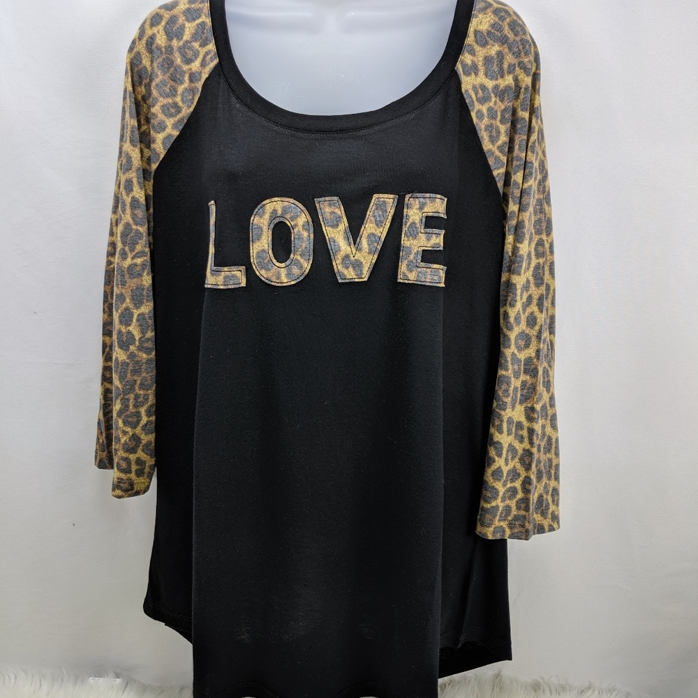 NEW Torrid Love Graphic Leopard Print T shirt